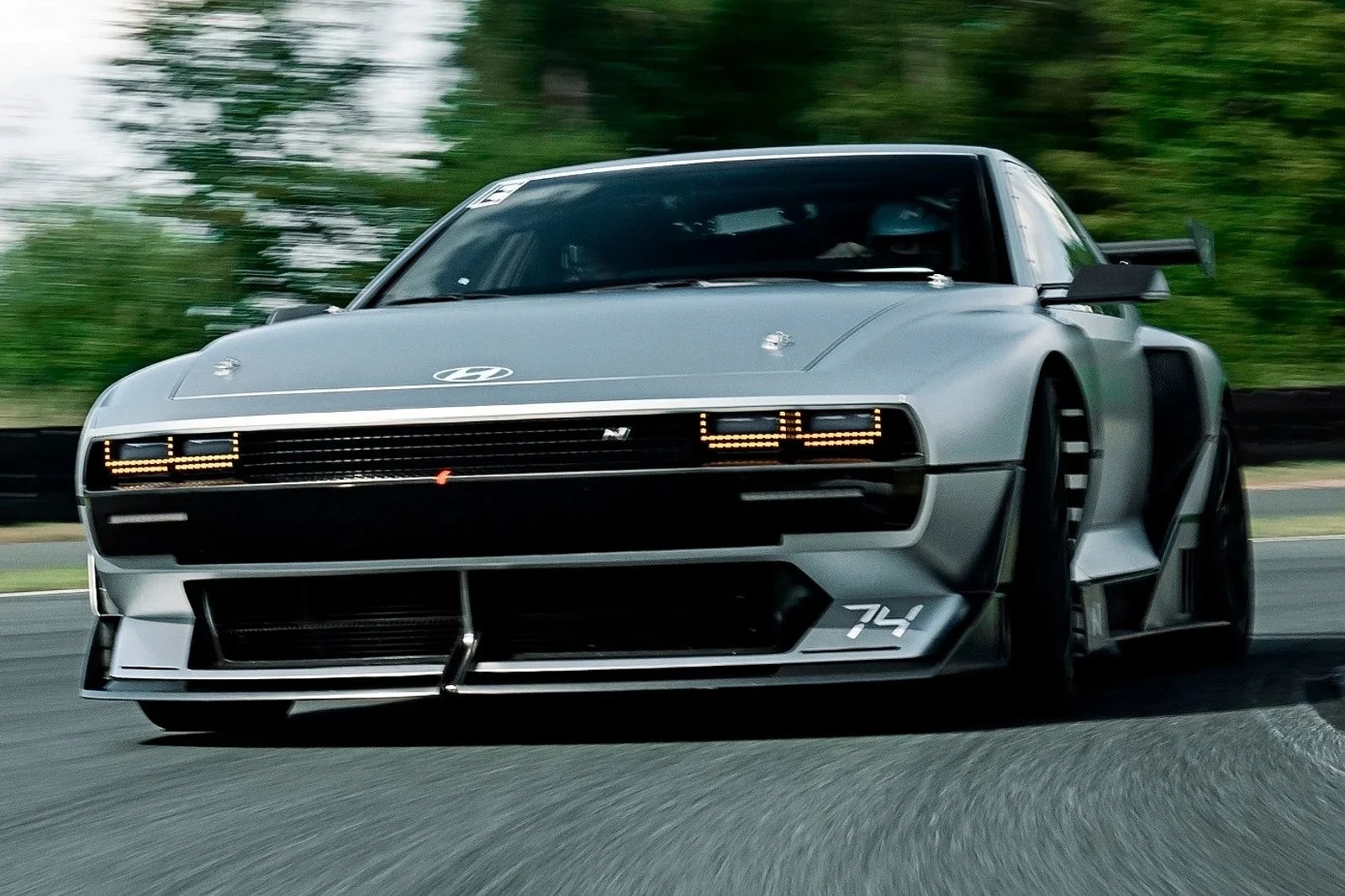 カーズ　バイナルメーション McLaren's Ruthless English Racers Turn The 765 Longtail Into An